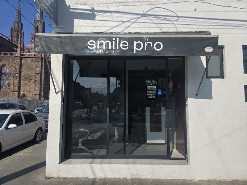 Smile Pro Studio - Dentista, Ortodoncia, Blanqueamiento - Imagen 1