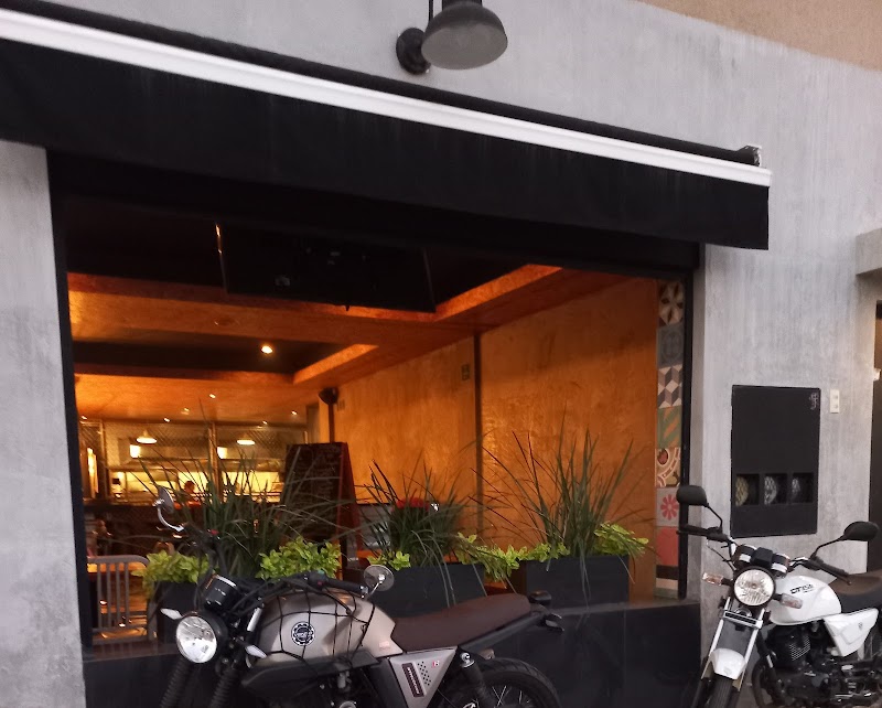 Tres Puntos - Imagen 1
