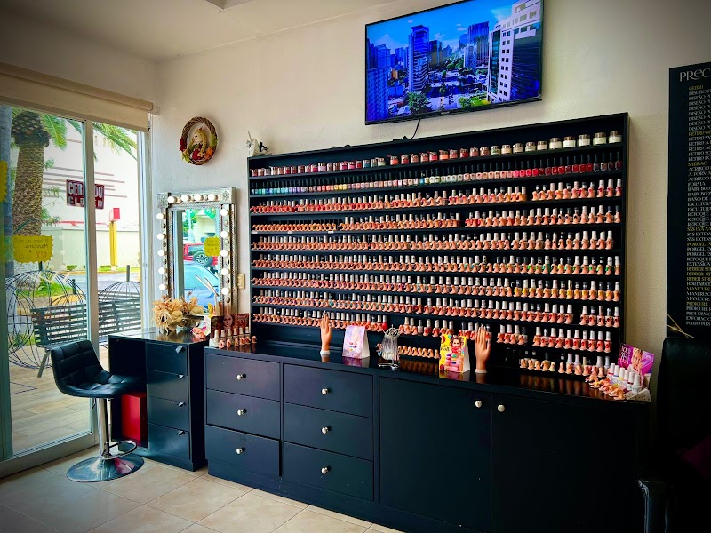 BNC Uñas Y Belleza Zamora plaza ventanas - Imagen 1