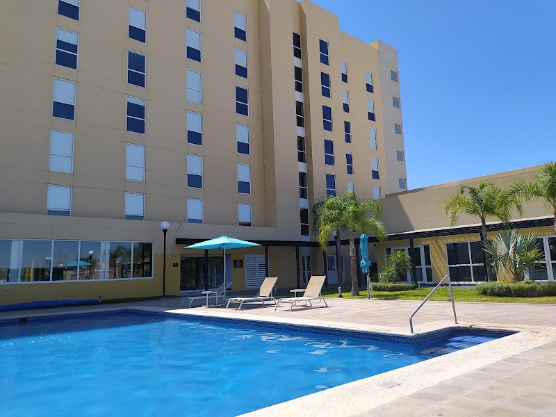 Hotel City Express Zamora - Imagen 1