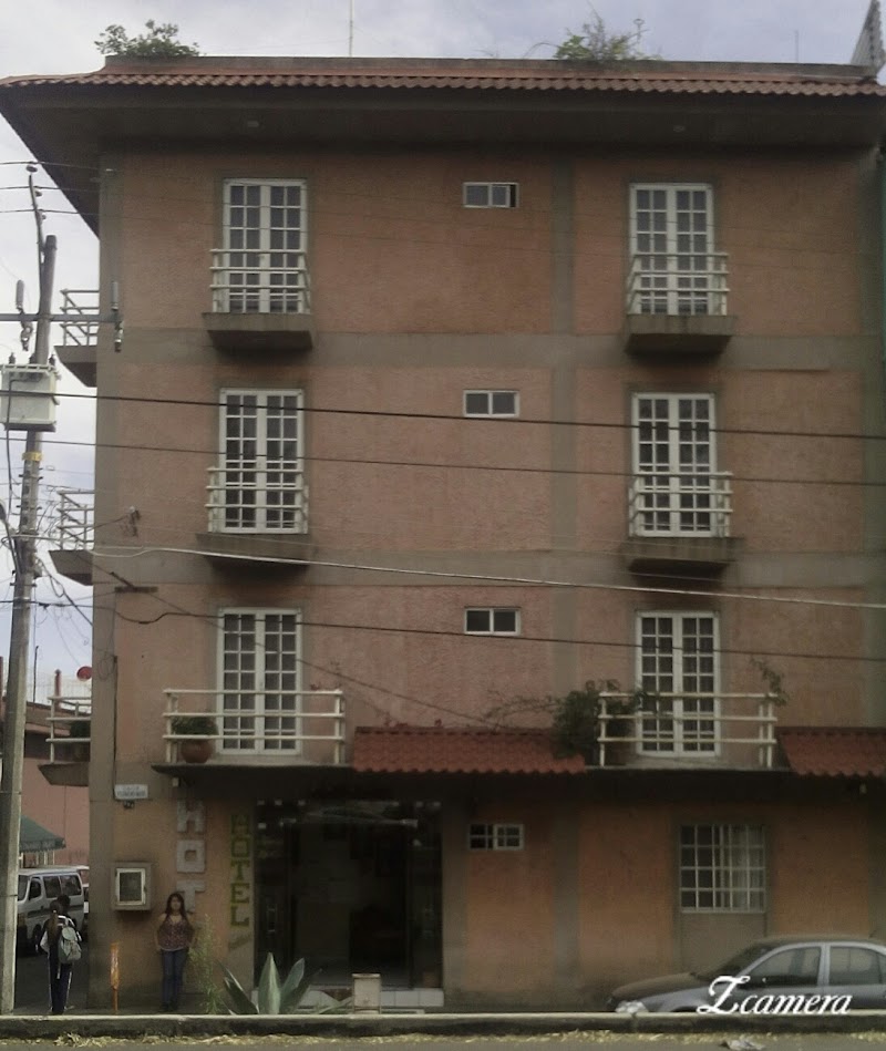 Hotel Anguiano - Imagen 1