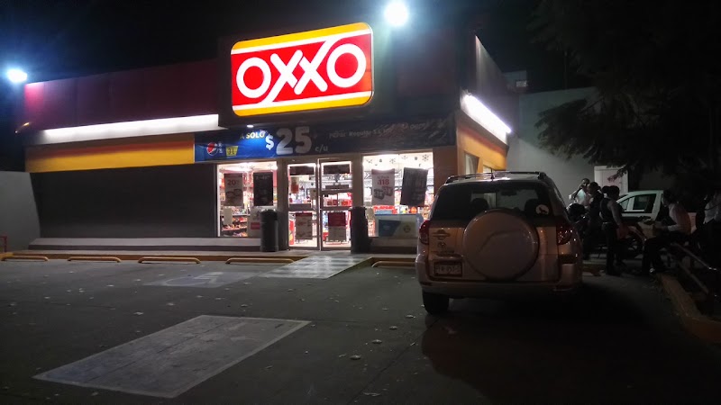 OXXO Uruapan Ciruelos MLM - Imagen 1