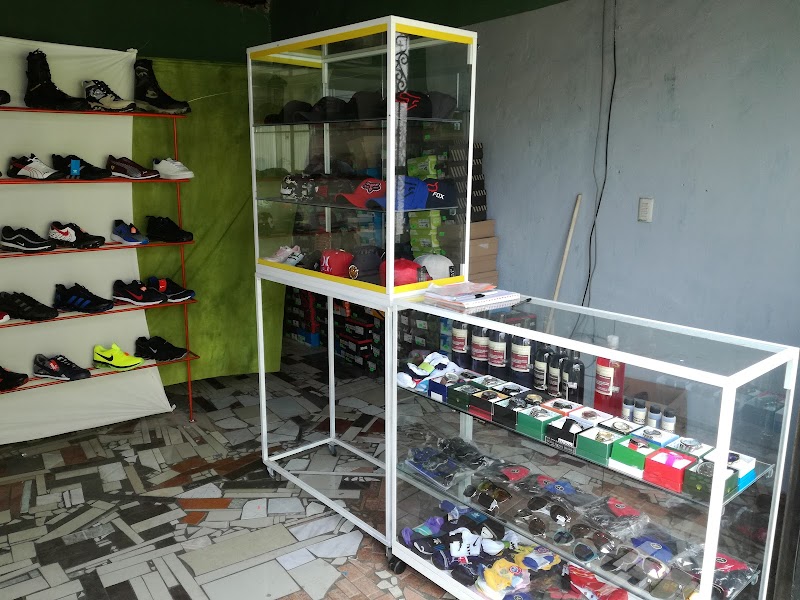 ZAPATERIA ZOEKA - Imagen 1